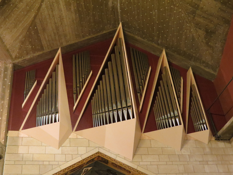 pipe_organ_upstairs_4